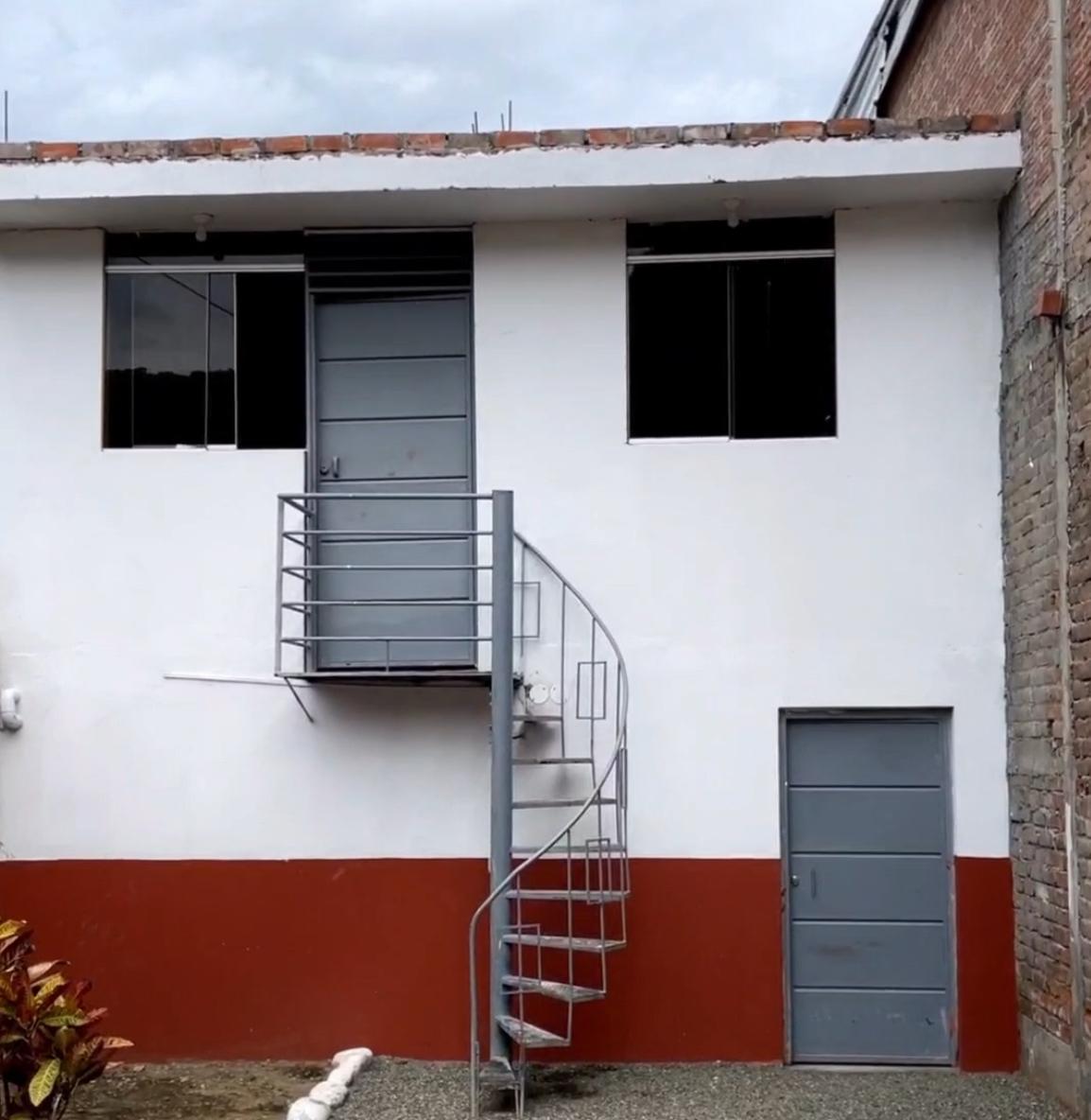 Casa en Venta – 2 Habitaciones, Cochera, Sala, Comedor y Cocina